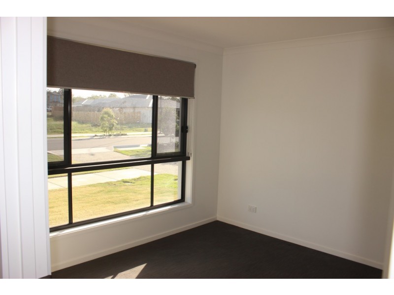 58 Wallace Street, Walloon QLD 4306