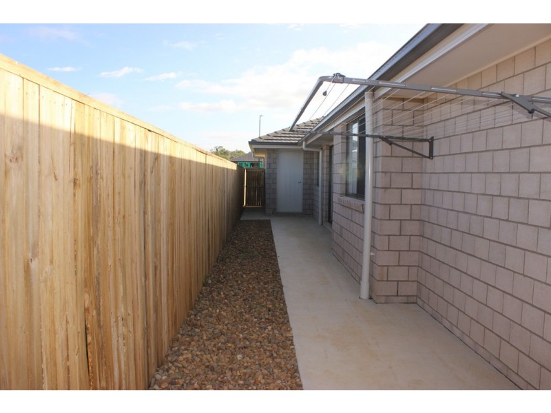 58 Wallace Street, Walloon QLD 4306