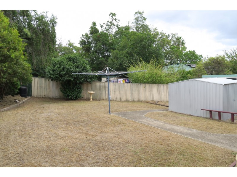40 Larsen Street, Leichhardt QLD 4305