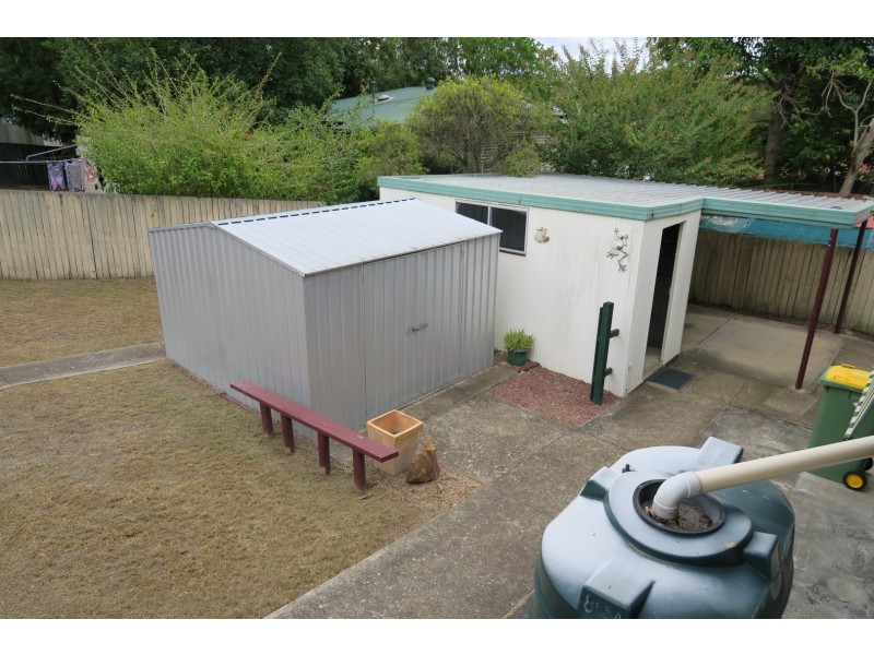 40 Larsen Street, Leichhardt QLD 4305