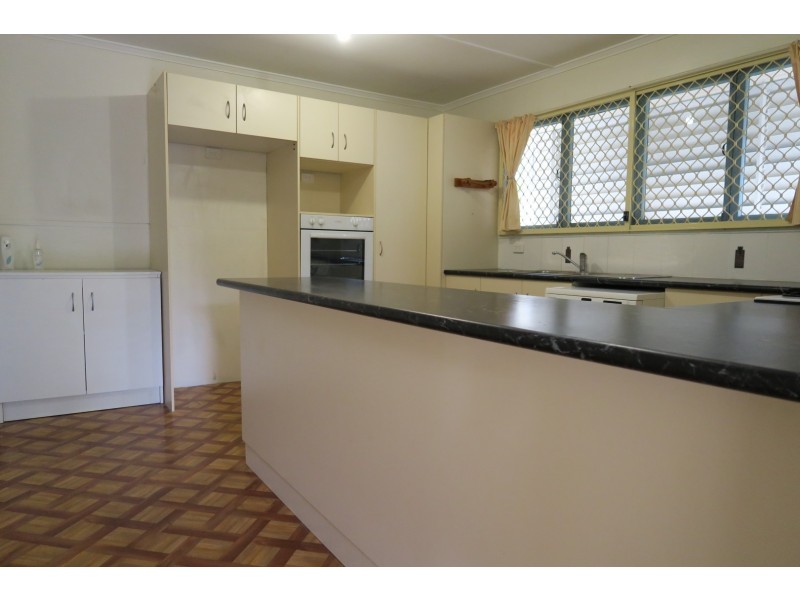 40 Larsen Street, Leichhardt QLD 4305