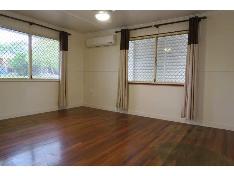 40 Larsen Street, Leichhardt QLD 4305
