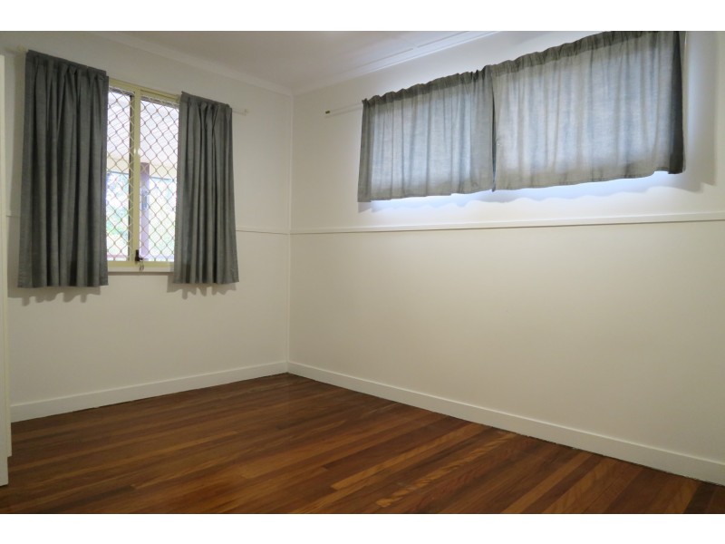 40 Larsen Street, Leichhardt QLD 4305