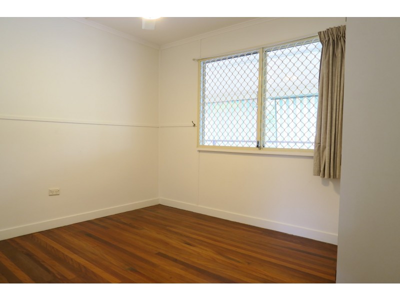 40 Larsen Street, Leichhardt QLD 4305