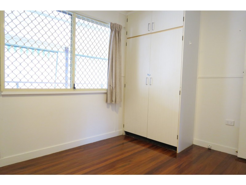 40 Larsen Street, Leichhardt QLD 4305