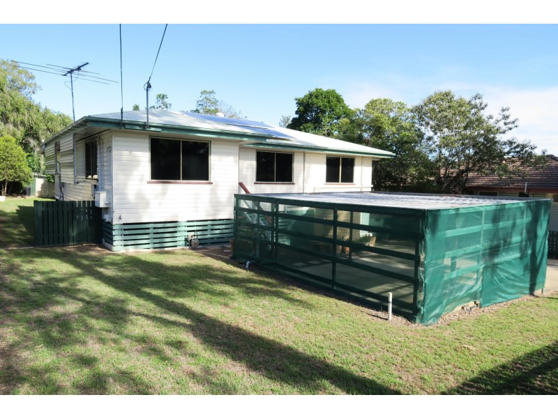 40 Larsen Street, Leichhardt QLD 4305