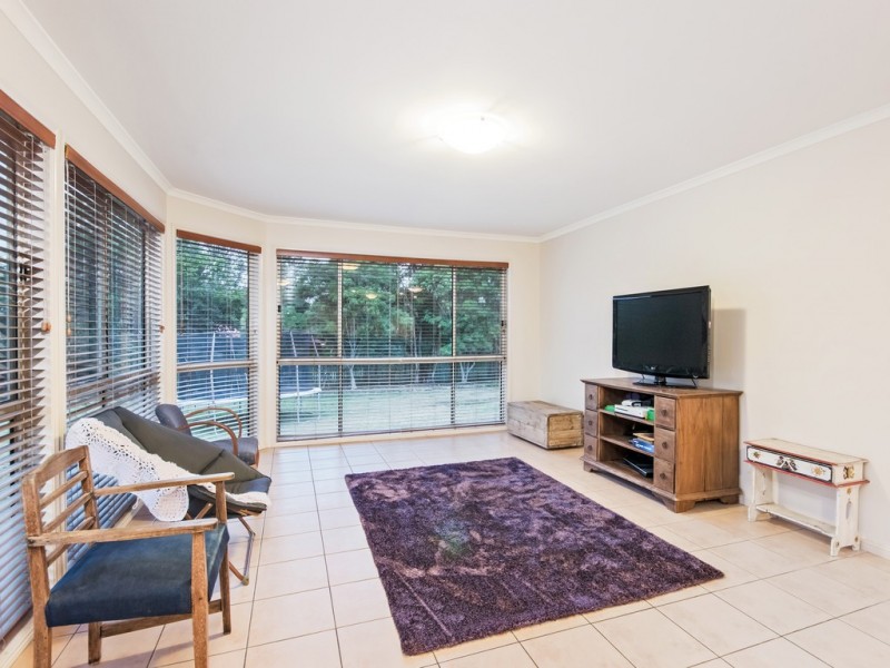 3 College Road, Karana Downs QLD 4306