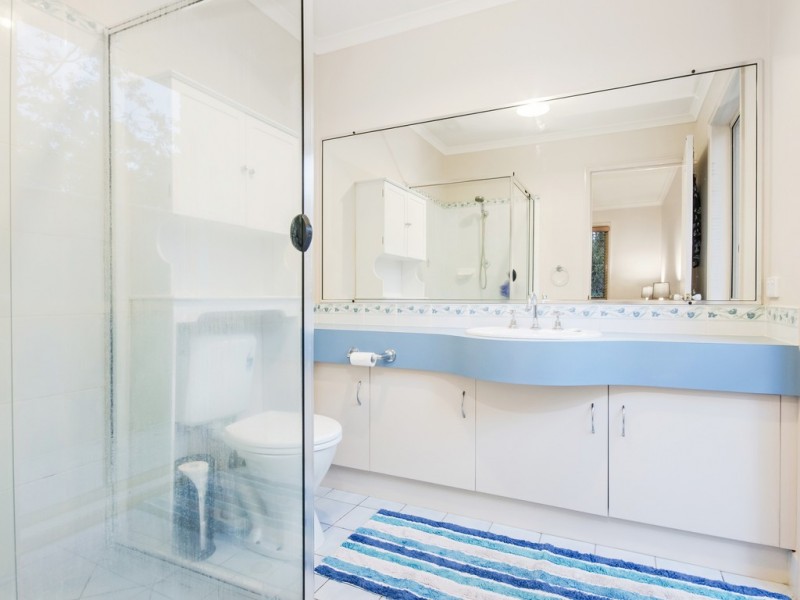 3 College Road, Karana Downs QLD 4306