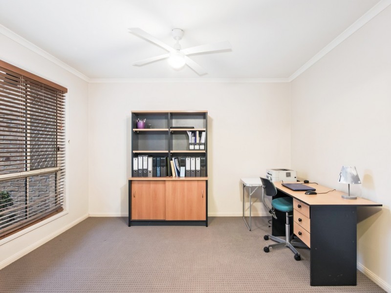 3 College Road, Karana Downs QLD 4306