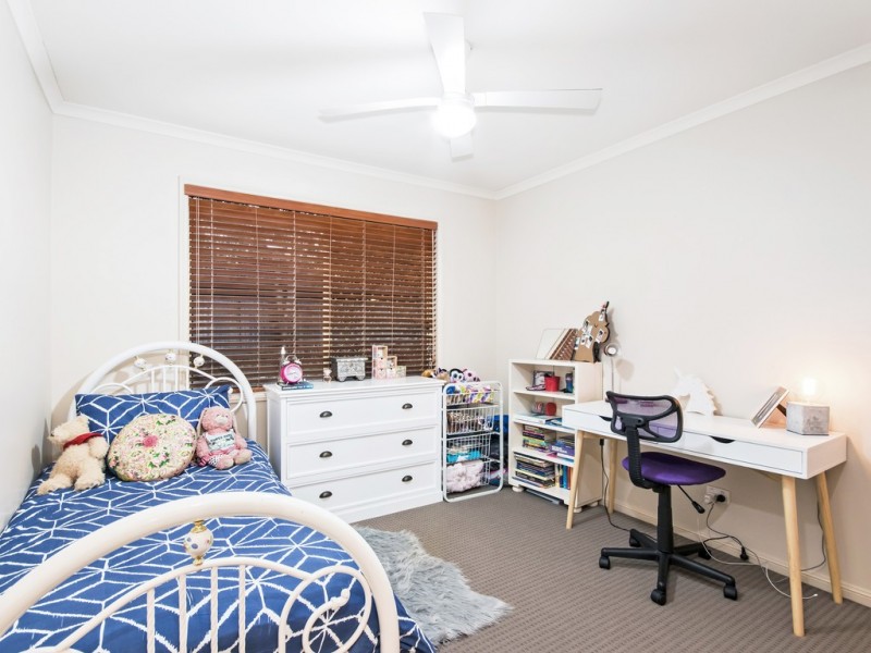 3 College Road, Karana Downs QLD 4306