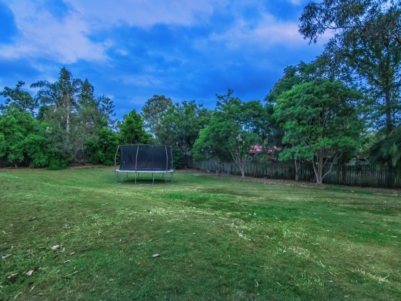 3 College Road, Karana Downs QLD 4306