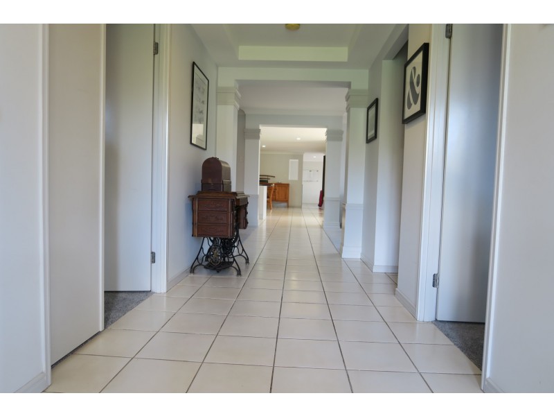 29 Kensington Drive, Flinders View QLD 4305