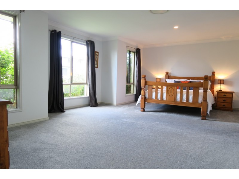 29 Kensington Drive, Flinders View QLD 4305