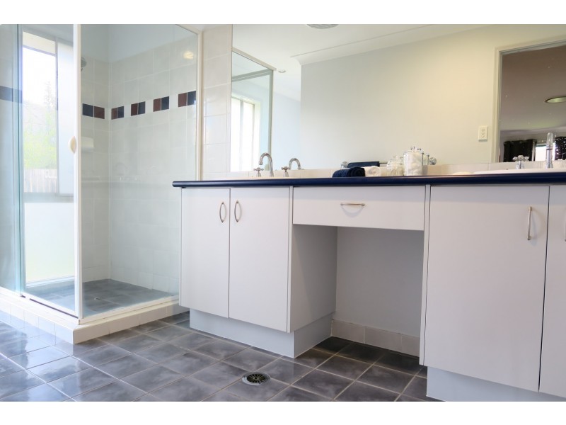 29 Kensington Drive, Flinders View QLD 4305