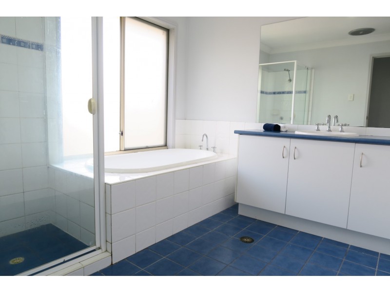 29 Kensington Drive, Flinders View QLD 4305