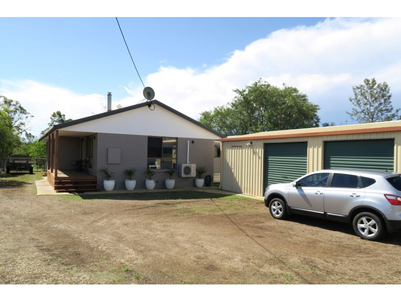 33 Hall Street, Peak Crossing QLD 4306