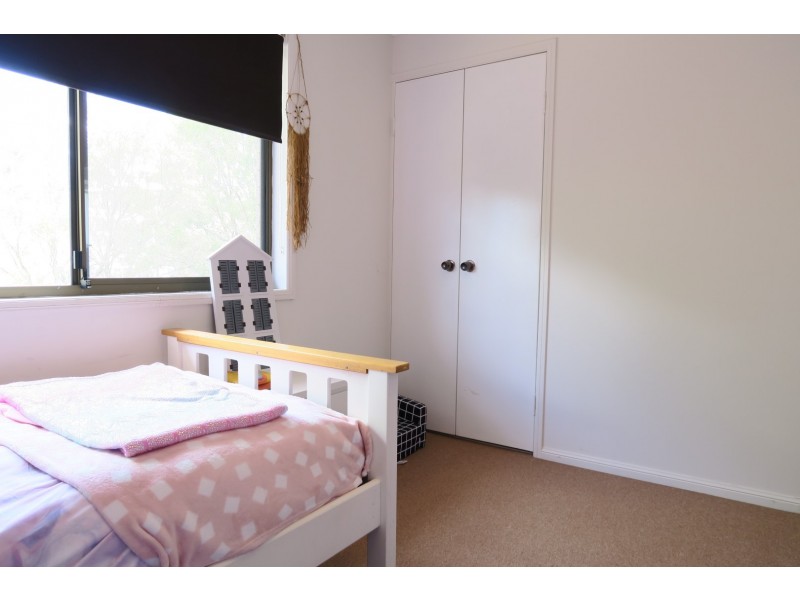 33 Hall Street, Peak Crossing QLD 4306