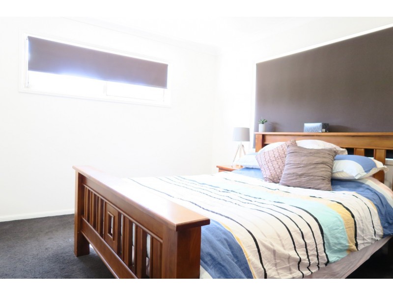 33 Hall Street, Peak Crossing QLD 4306