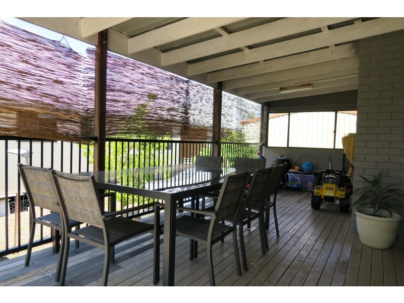 33 Hall Street, Peak Crossing QLD 4306