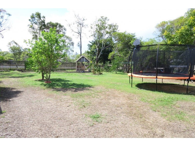33 Hall Street, Peak Crossing QLD 4306