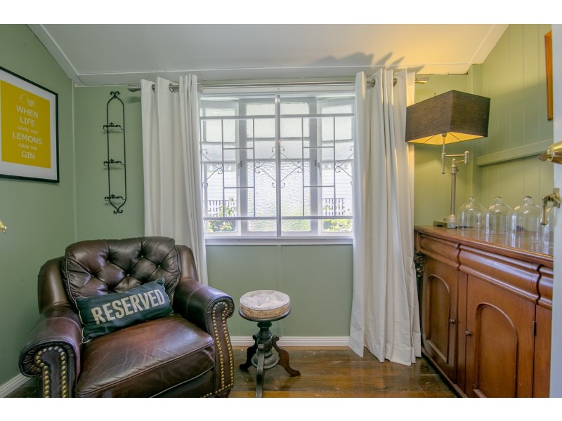 33 Pine Mountain Road, North Ipswich QLD 4305