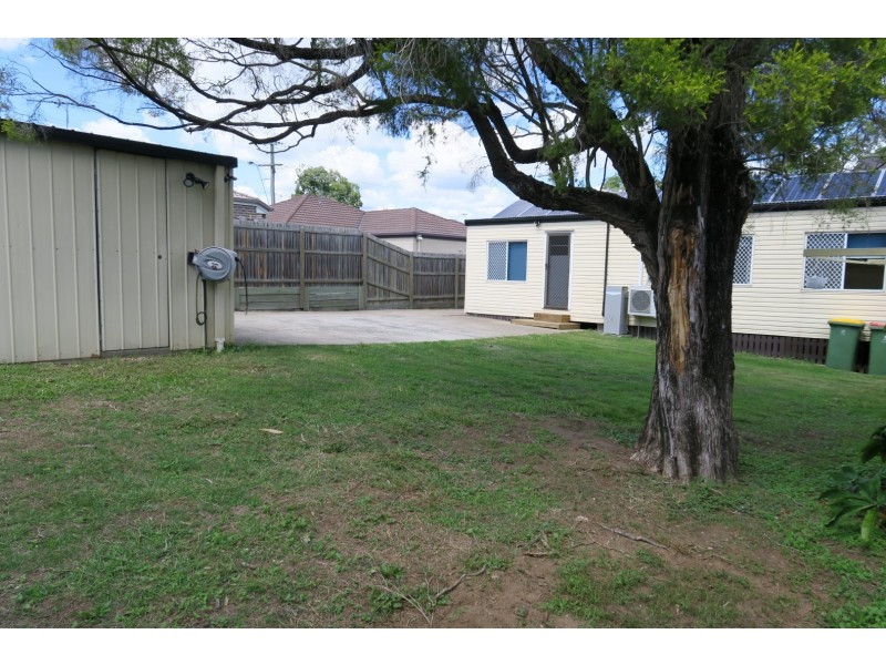 68A Cemetery Road, Eastern Heights QLD 4305