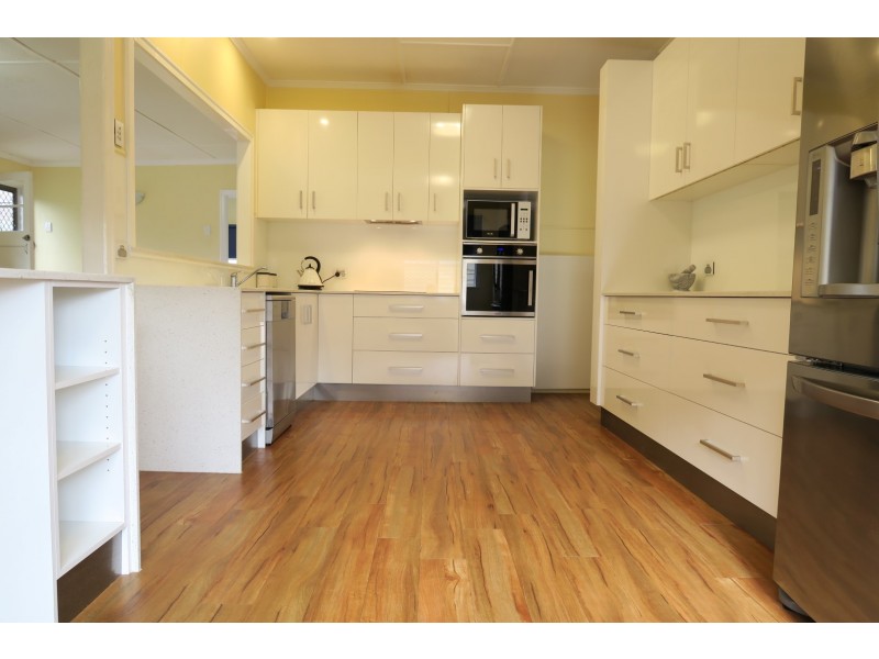68A Cemetery Road, Eastern Heights QLD 4305
