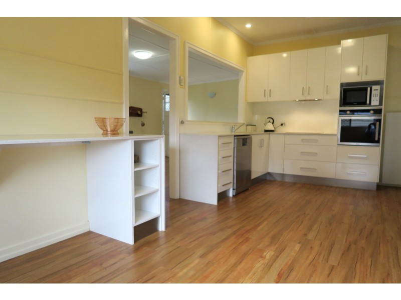 68A Cemetery Road, Eastern Heights QLD 4305