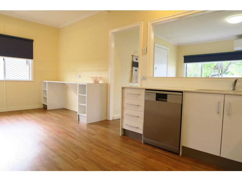 68A Cemetery Road, Eastern Heights QLD 4305