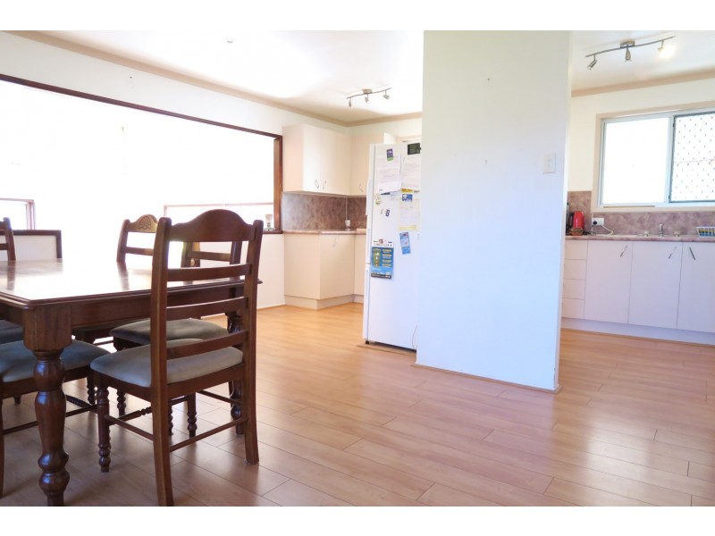 102 Naomai Street, Blackstone QLD 4304