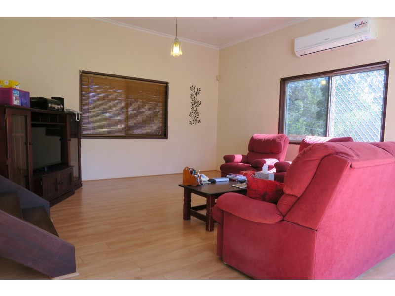 102 Naomai Street, Blackstone QLD 4304
