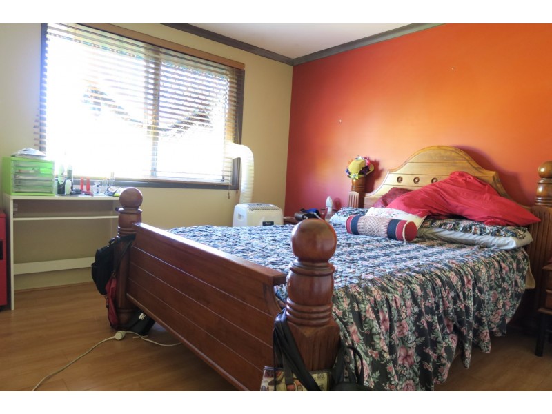 102 Naomai Street, Blackstone QLD 4304