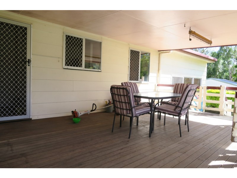 102 Naomai Street, Blackstone QLD 4304