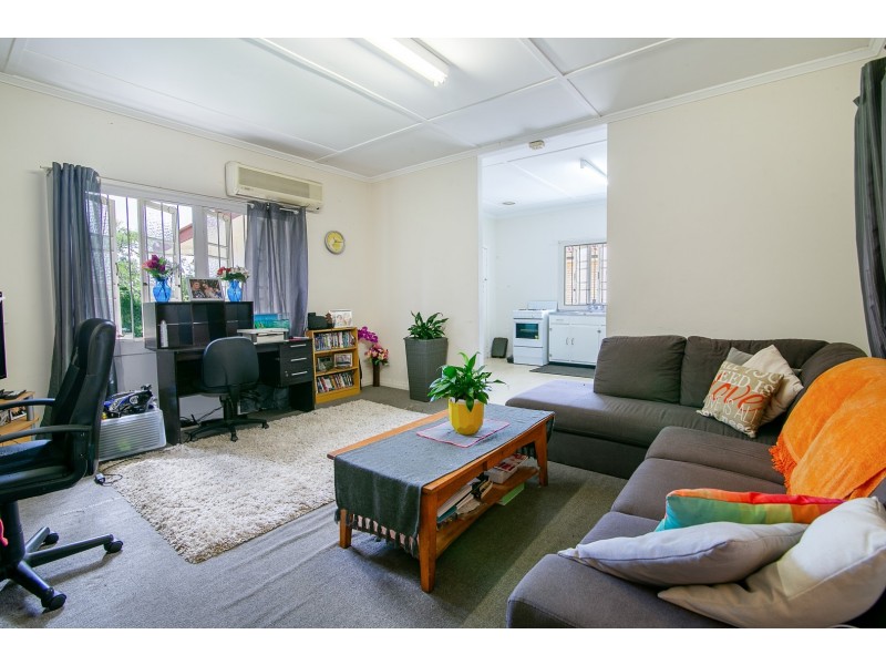 11 Sherlock Street, Brassall QLD 4305