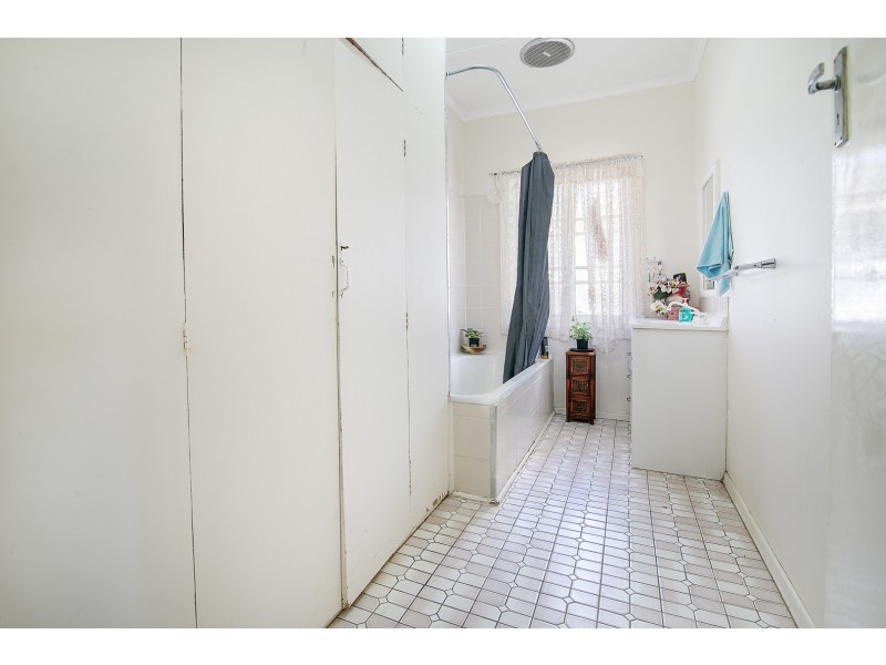 11 Sherlock Street, Brassall QLD 4305