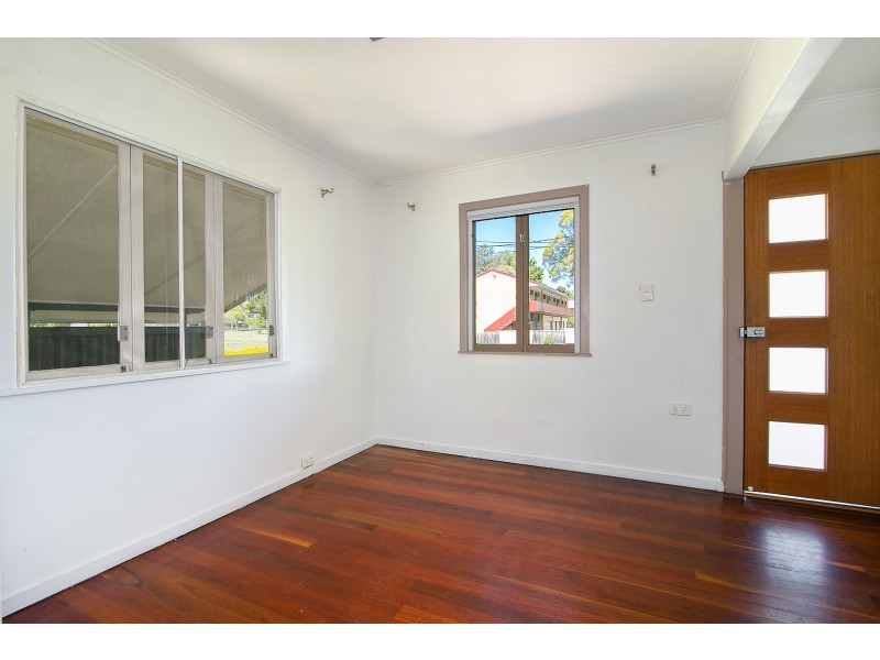 40 Railway Street, Booval QLD 4304