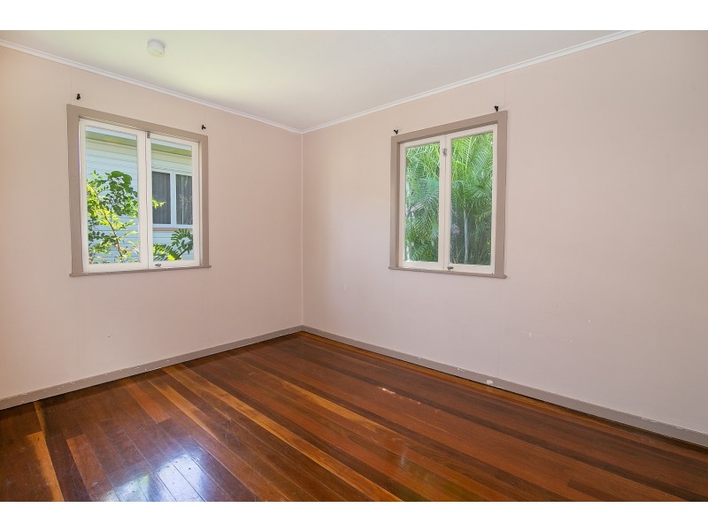 40 Railway Street, Booval QLD 4304