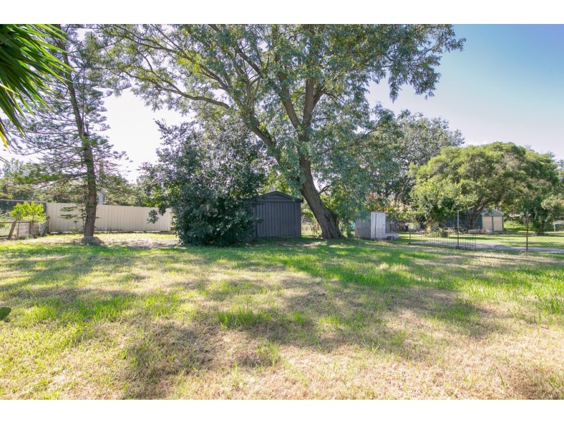 40 Railway Street, Booval QLD 4304