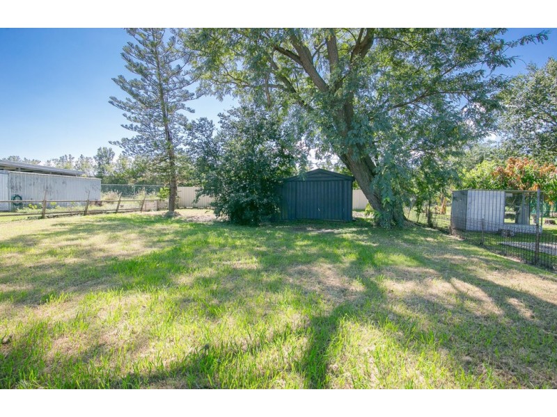 40 Railway Street, Booval QLD 4304