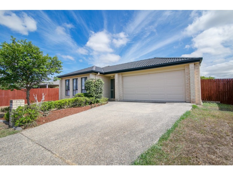 11 Ronayne Circle, One Mile QLD 4305