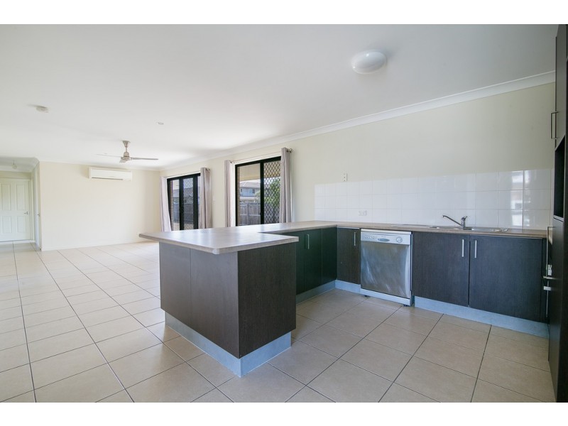 11 Ronayne Circle, One Mile QLD 4305