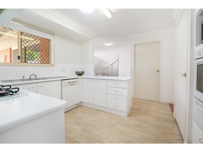 32 Kentia Circuit, Flinders View QLD 4305