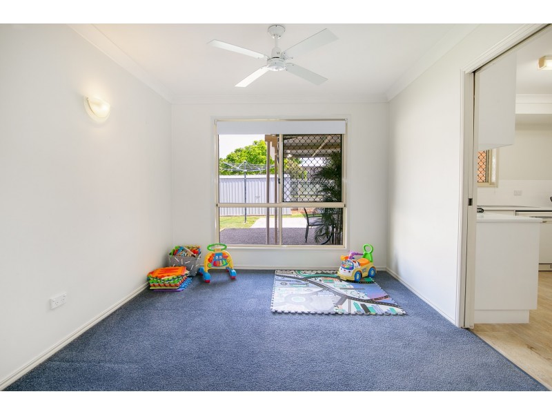 32 Kentia Circuit, Flinders View QLD 4305