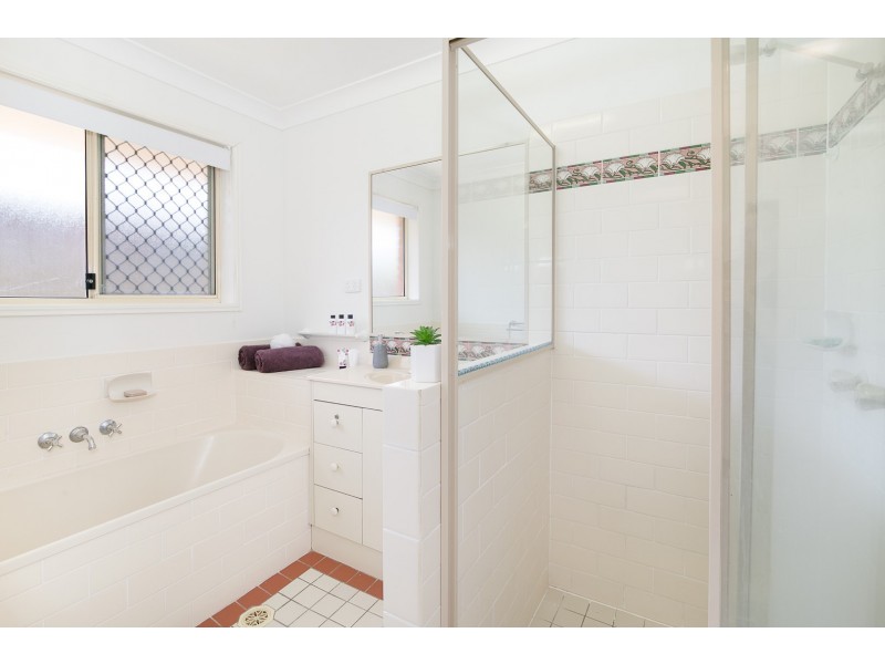 32 Kentia Circuit, Flinders View QLD 4305