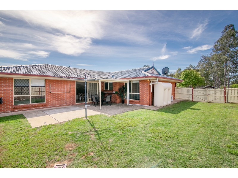 32 Kentia Circuit, Flinders View QLD 4305