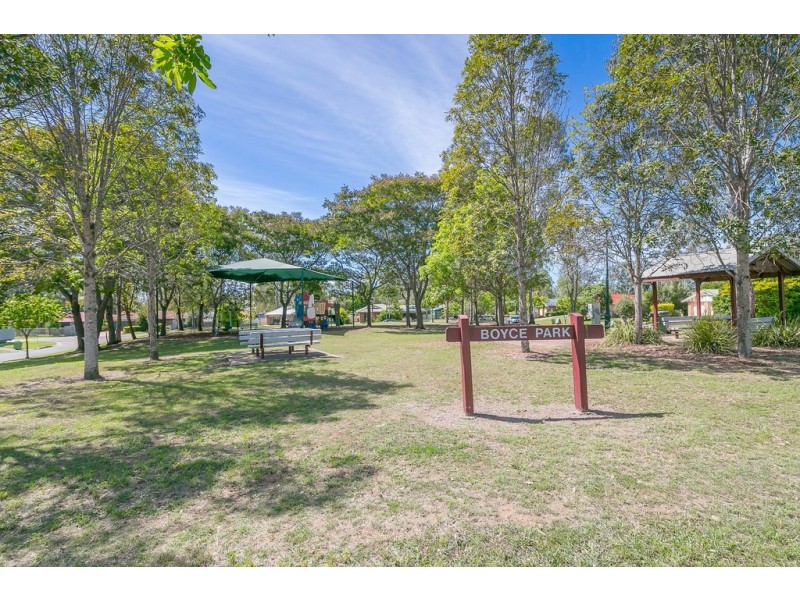 32 Kentia Circuit, Flinders View QLD 4305