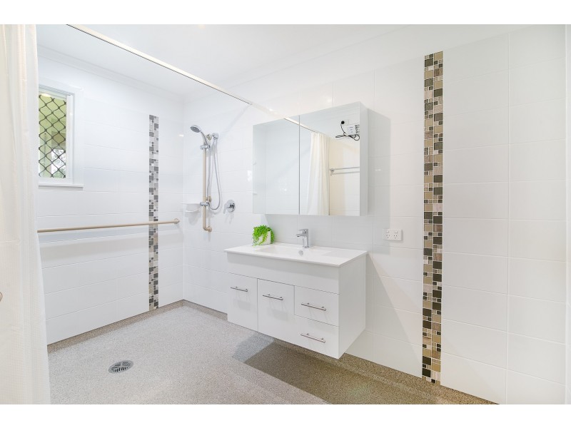 24 Gilmore Street, Leichhardt QLD 4305