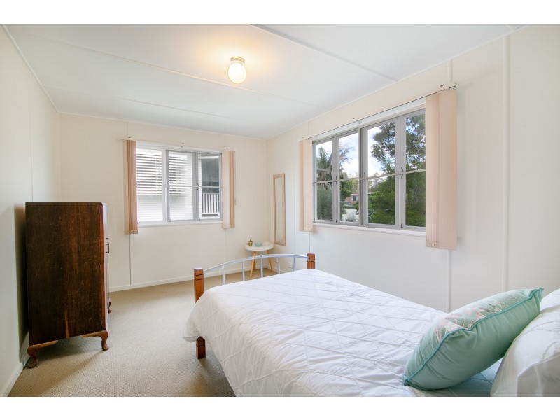 24 Gilmore Street, Leichhardt QLD 4305