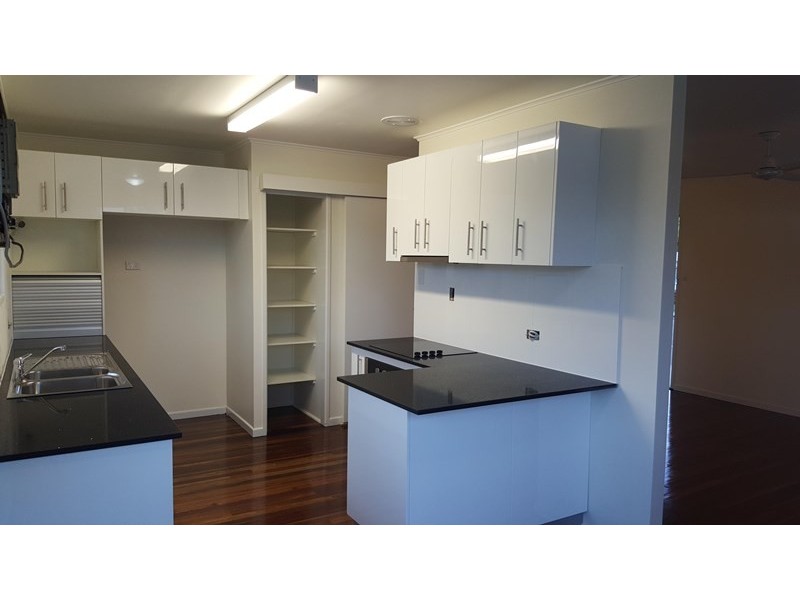 93 Robertson Road, Raceview QLD 4305