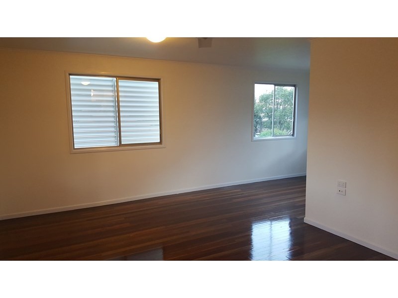 93 Robertson Road, Raceview QLD 4305